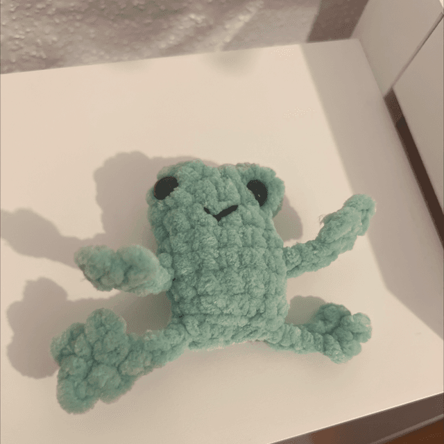 Mini leggy frog 🐸